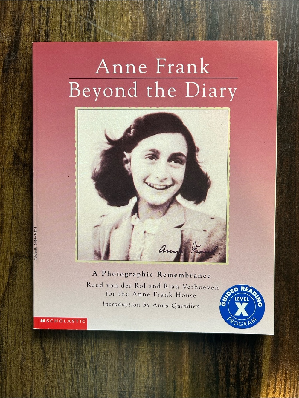 Anne Frank: Beyond the Diary — Pink Cover Photographic Remembrance